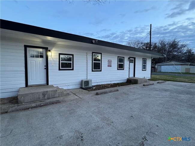 Building Photo - 515 Bremser Ave