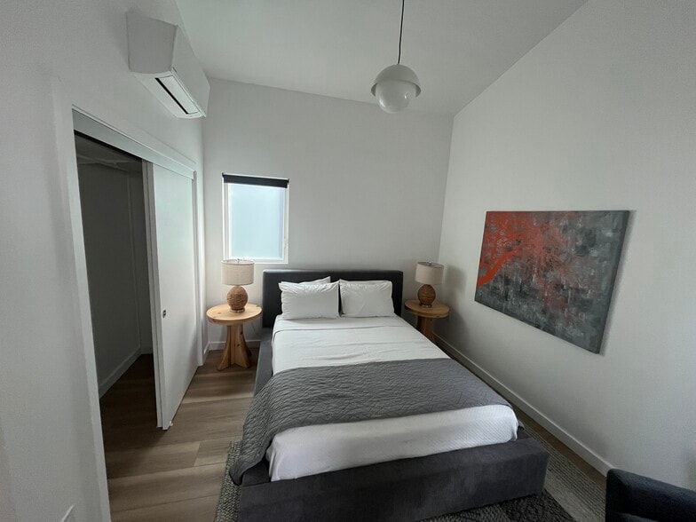 Building Photo - 11411 Braddock Dr