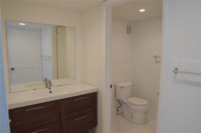 Building Photo - 10865 SW 112th Ave