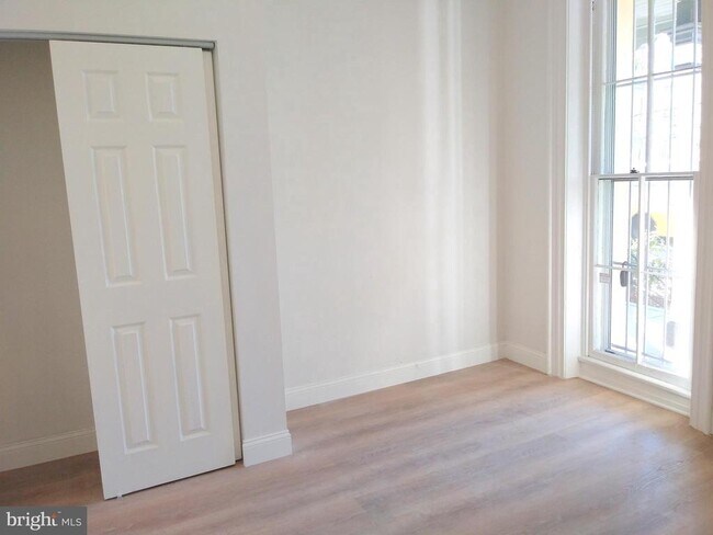 Building Photo - 317 N 33rd St