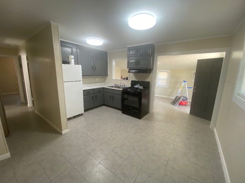 Building Photo - 414 Fieldcrest Dr