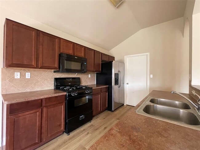 Building Photo - 15203 Lucian Dr