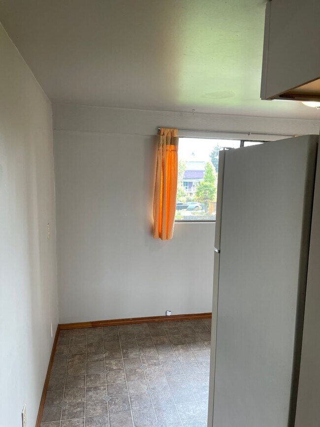 Building Photo - M1614 #1-3