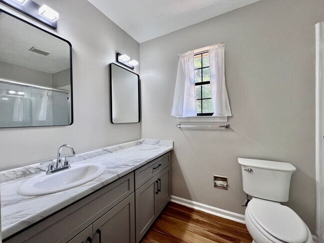 Building Photo - Beautiful 3 bedroom home in Bloomingdale minutes from Pooler