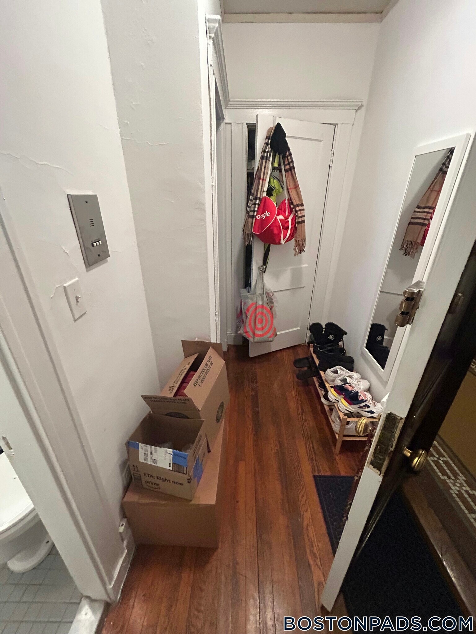 Building Photo - 143 Park Dr