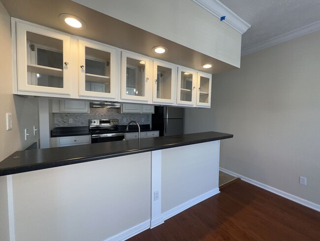 Building Photo - Convenient Newly Remodeled Condo