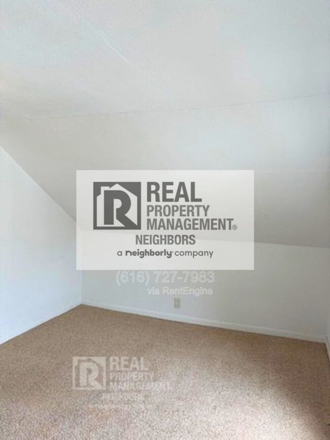 Building Photo - 88 E 18th St