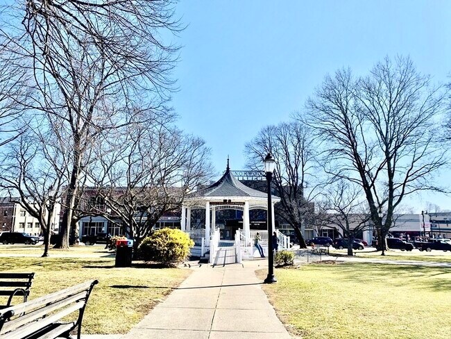 Building Photo - 601 Washington St