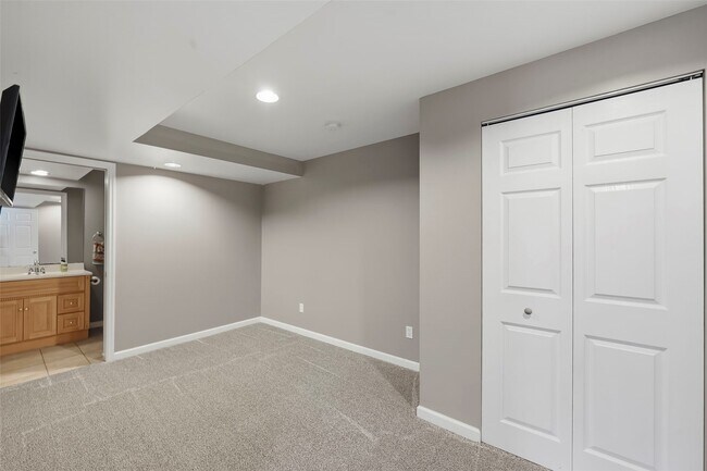 Building Photo - 5012 Joshua Dr