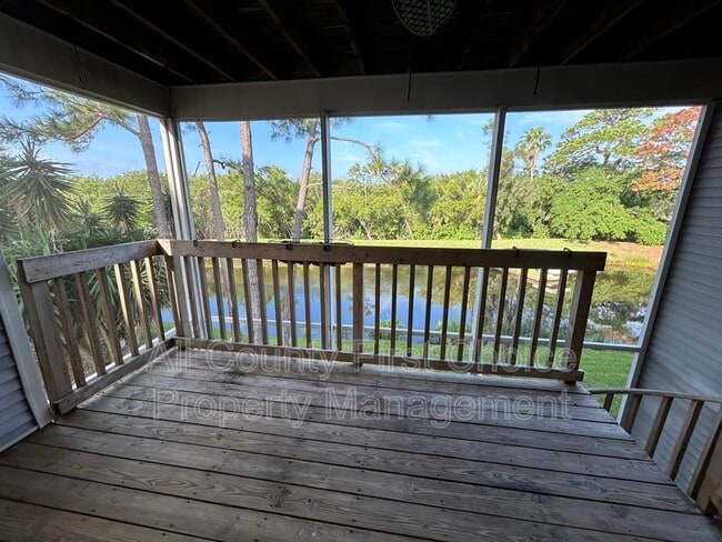 Building Photo - 9650 Tara Cay Ct