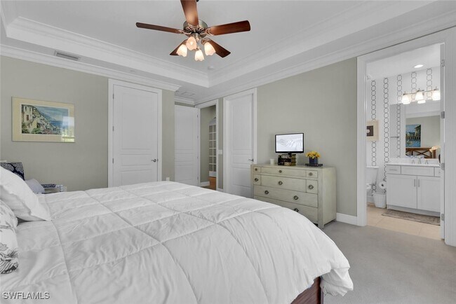 Building Photo - 2739 Tiburon Blvd E