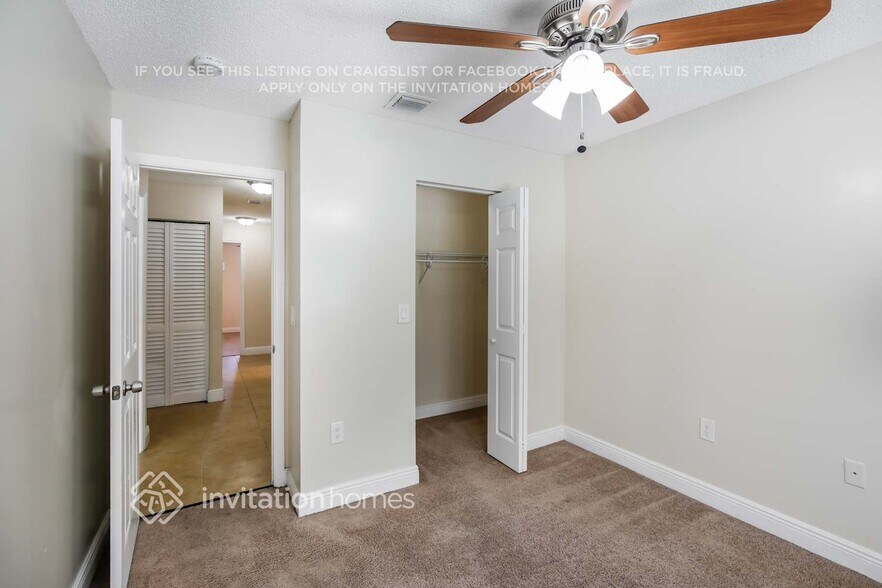 Building Photo - 8852 SW 215th Ln