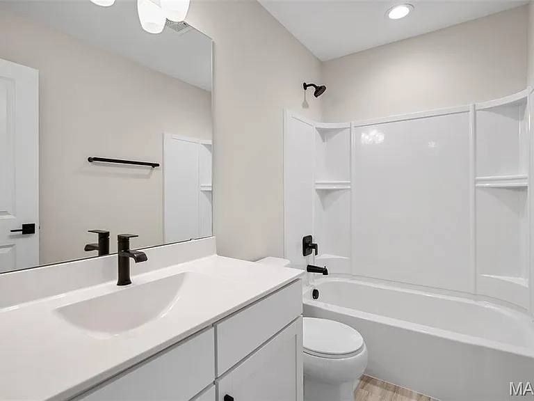 Building Photo - 3304 White Pine Dr