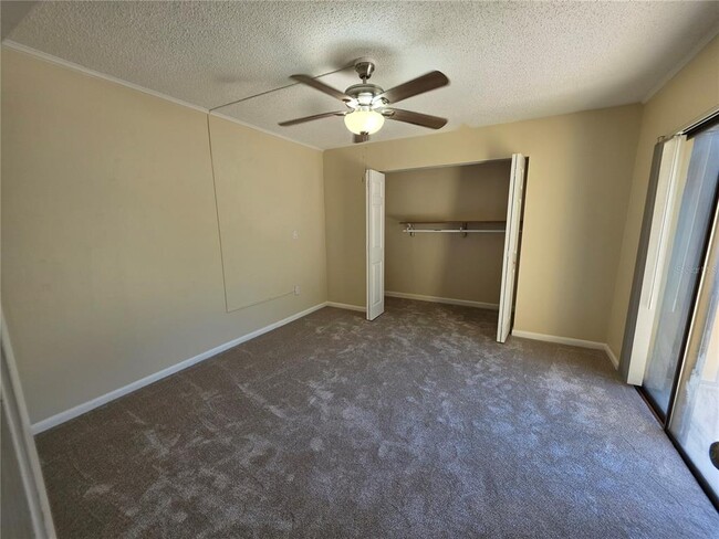 Building Photo - 3824 Saxon Dr