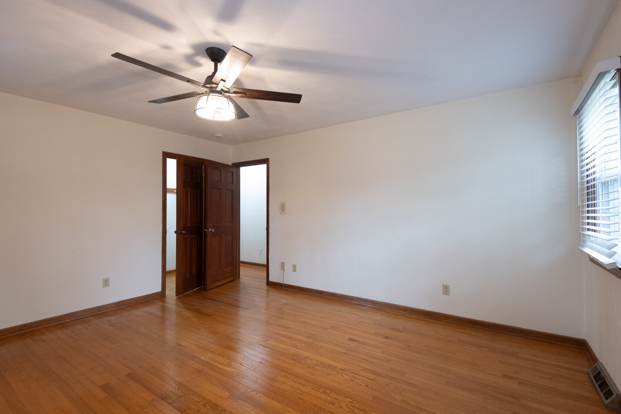 Building Photo - 561 Summit Ridge Dr