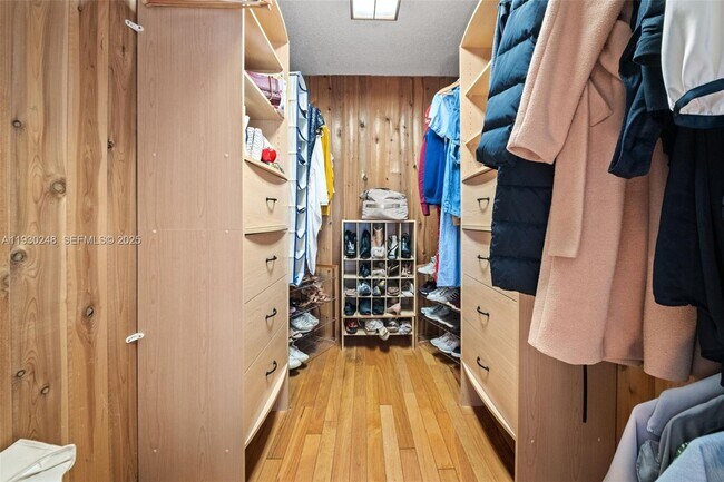 Building Photo - 410 Sailboat Cir