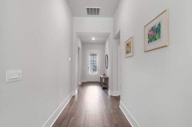 Building Photo - Spacious 4 Bedroom Home in Blake Farm