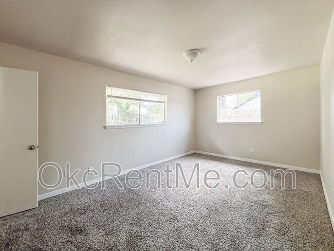 Building Photo - 2400 SW 63rd St