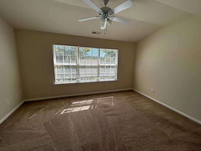 Building Photo - 108 Gallent Hedge Trail