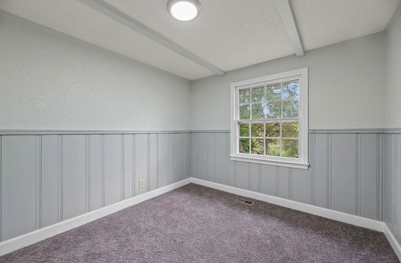 Building Photo - 1829 River Dr