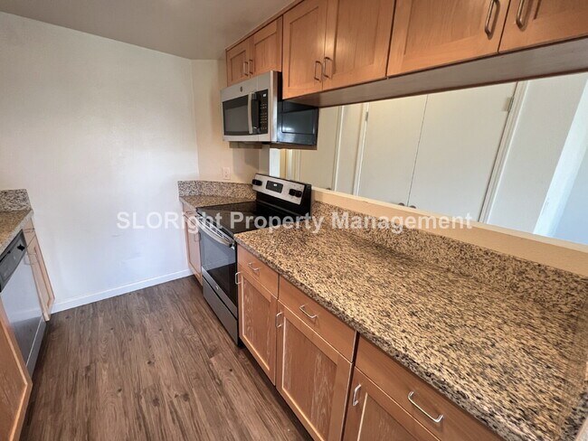 Building Photo - AVAILABLE AUGUST - Upstairs San Luis Obispo Condo - 2 Bedroom / 1 Bathroom