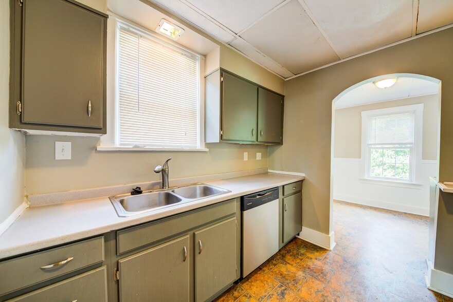 Building Photo - 1121 Bellaire Ave