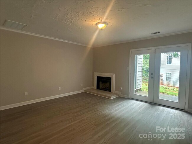 Building Photo - 2958 Iron Gate Ln