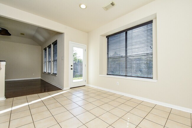 Building Photo - 9135 Edgeloch Dr