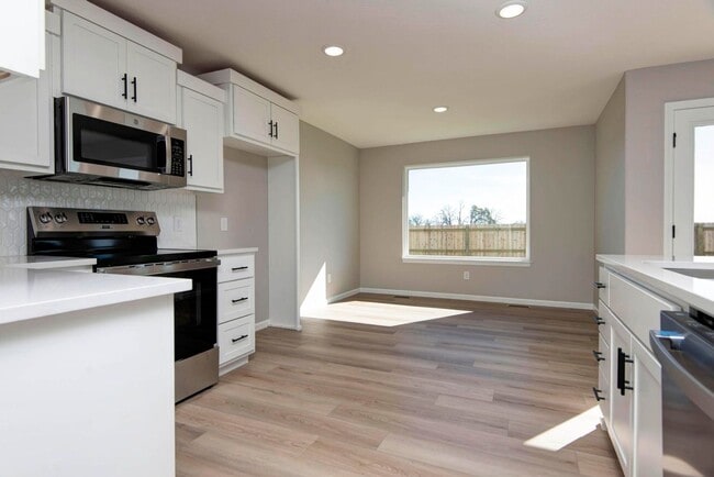 Building Photo - 861 S Parkside Cir