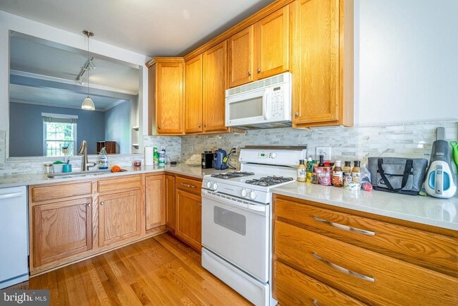 Building Photo - 702 Norfolk Ln