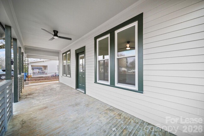 Building Photo - 1703 Lowder St
