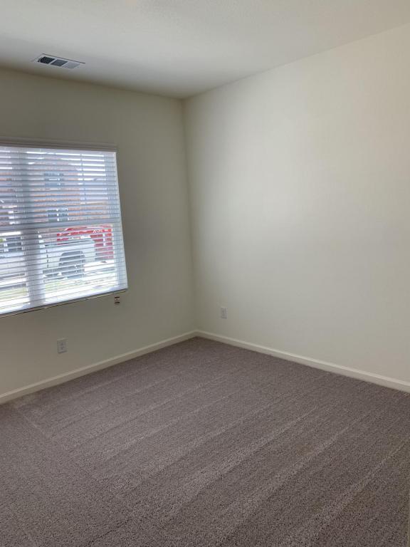 Building Photo - 1640 Hossler Trl