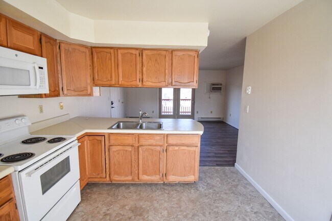 Building Photo - Two Bedroom Apartment in Jersey Shore with Many Amenities!