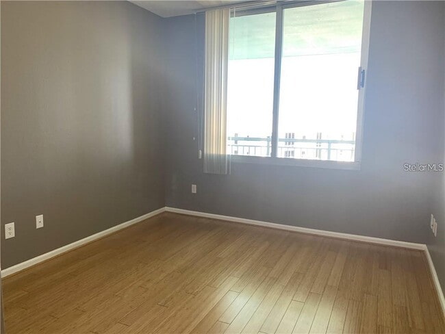 Building Photo - 322 E Central Blvd