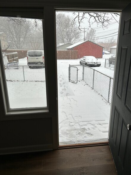 Building Photo - 950 29th Ave NE