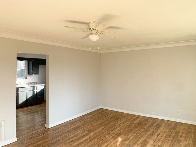 Building Photo - Renovated and Move In Ready...725 Ashland, Mitchell, IL 62040