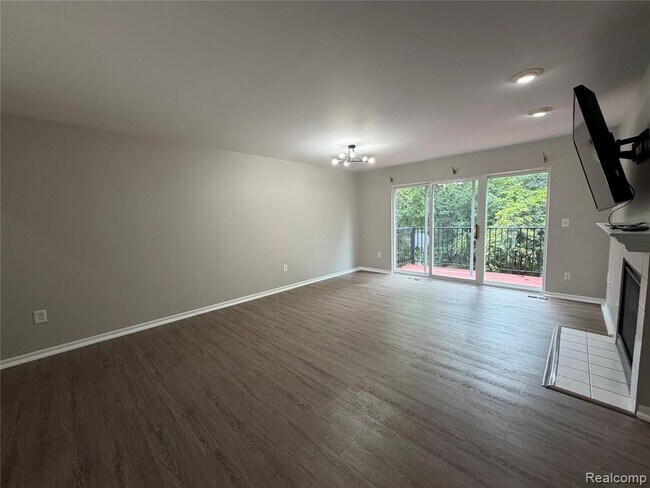 Building Photo - 758 Sandalwood Dr