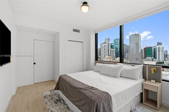 Building Photo - 225 N Miami Ave