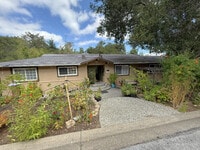 Building Photo - 150 Tiptoe Ln