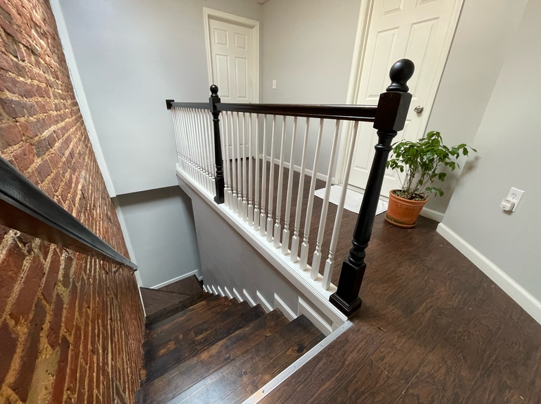 Building Photo - 2206 E Fayette St