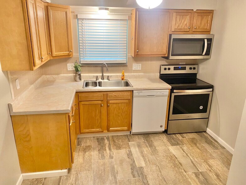 Building Photo - 210 Mount Lebanon Blvd