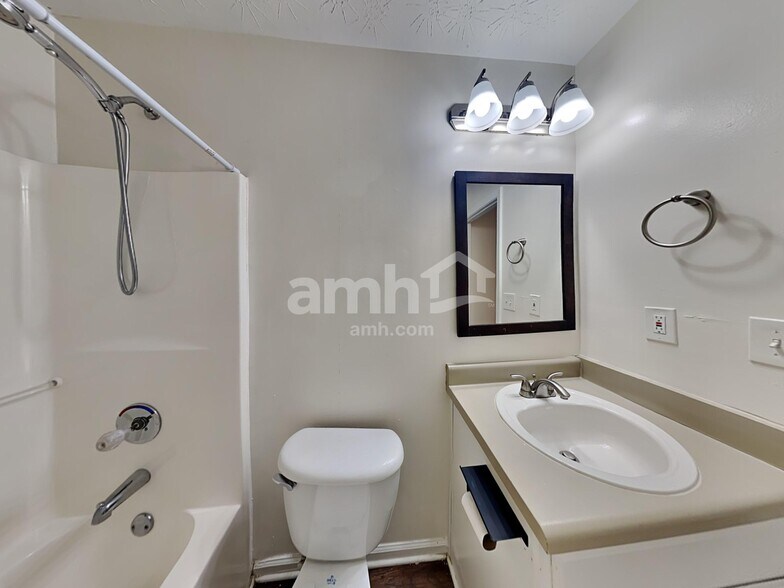 Building Photo - 3421 Newgold Trce