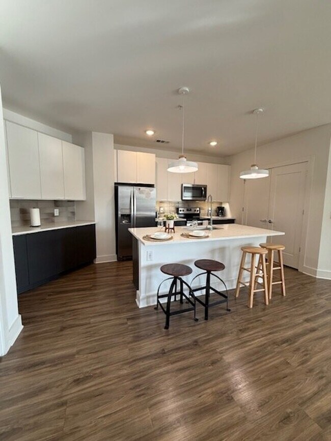 Building Photo - 1404 Lincoln Trace Cir