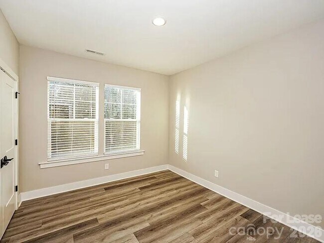 Building Photo - 108 Glencoe Ln