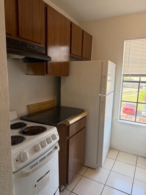 Building Photo - 8323 Wilcrest Dr