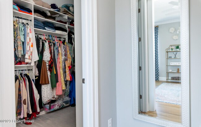 Building Photo - 10400 Meeting St