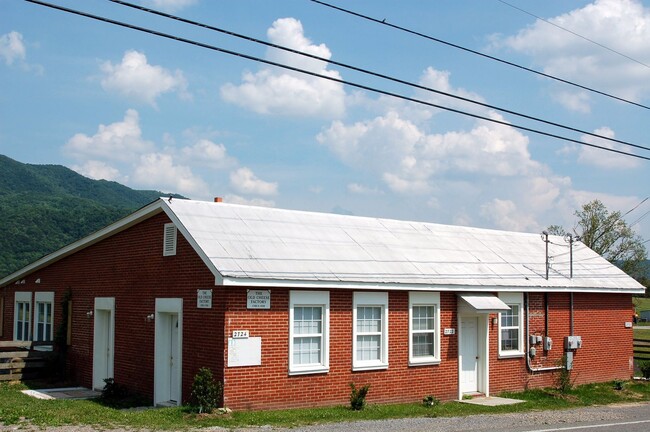 Primary Photo - Cheeseplant Apartments