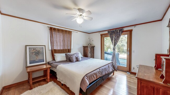 Building Photo - 1250 Bentley Dr