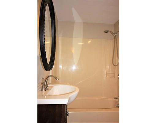 Building Photo - 130 Pine St