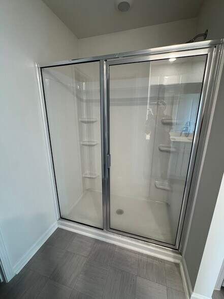 Master Shower - 406 Blue Aspen Dr